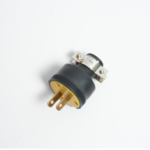 Enchufe U35 2P Cubierto De Goma C/Abrazadera S/Tierra 125V -15A Negro Y Amari