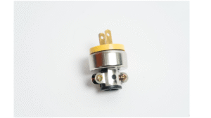 Enchufe U44/2P Metal-Vinil C/Abrazadera Amarillo